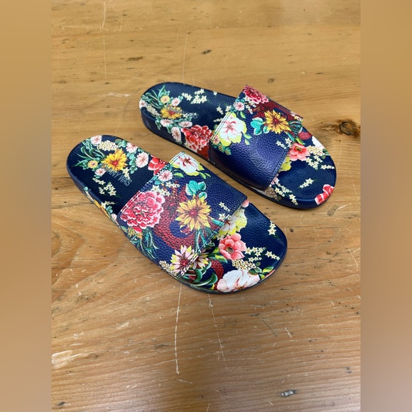 Johnny Was Floral Women's Slide Sandals - Picture 3 of 8
